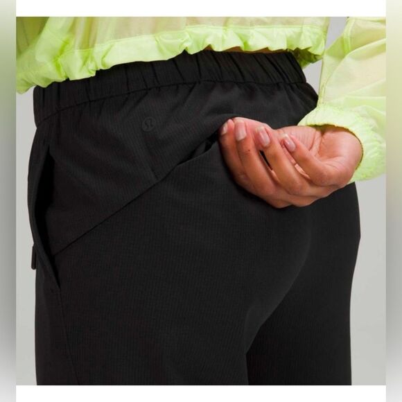 Lululemon Essential Affinity Mid Rise Jogger Black size 6 - Picture 3 of 13